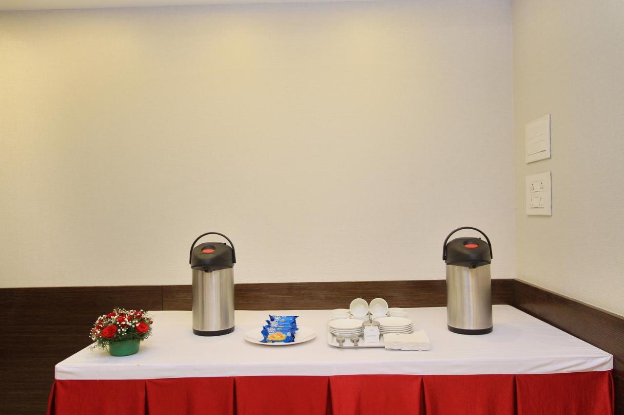 首都 O 74657-南德哈纳丽晶酒店 班加罗尔 外观 照片